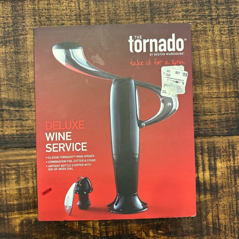 NIB- Tornado Deluxe Wine Service 3 pc set